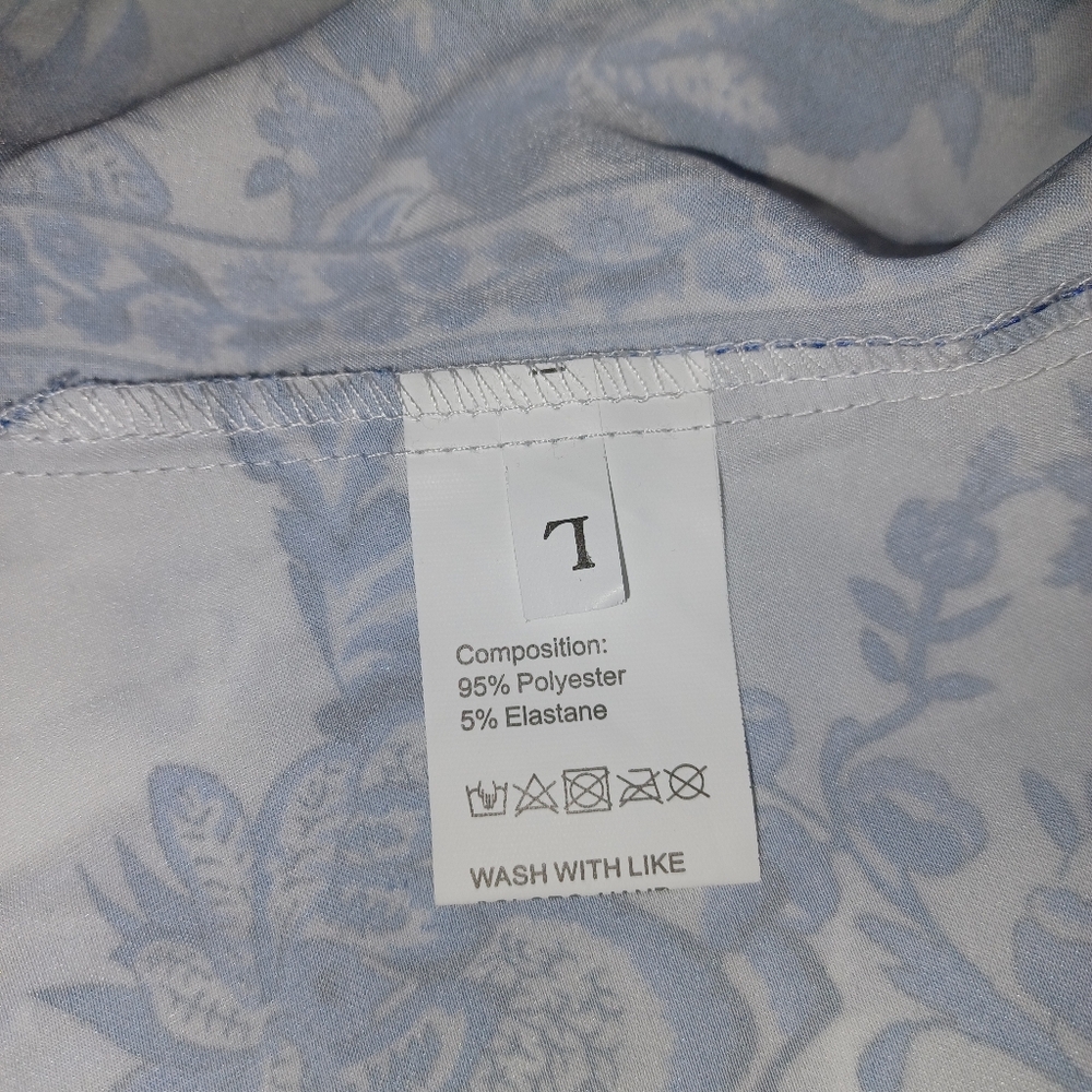 Women Size L Blue and White Floral Halter Top it is not a brand - Picture 2 of 10